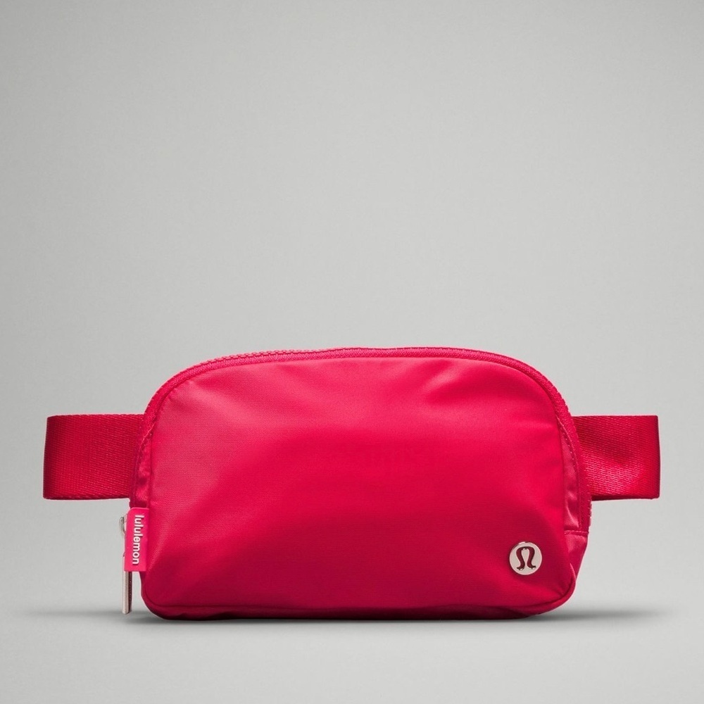 NEW LULULEMON EVERYWHERE BELT BAG CHERRY MIST